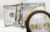 Доллар превысил 54 рубля, евро вырос до 58 рублей