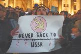 Главы правительств Кыргызстана и Узбекистана подписали более 15 документов о сотрудничестве