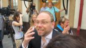 Защитник Тимошенко Власенко вызван в генпрокуратуру Украины