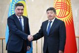 Акылбек Жапаров встретился с Премьер-министром Республики Казахстан Олжасом Бектеновым