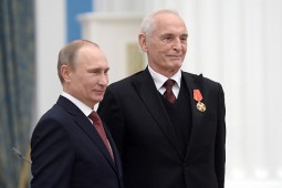 Путин поздравил Василия Ланового с 80-летием
