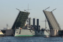 «Росэлектроника» отремонтировала системы видеонаблюдения крейсера «Аврора»