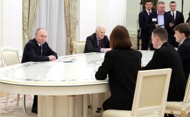 Владимир Путин беседовал с лауреатами премий Президента в области науки и инноваций для молодых учёных