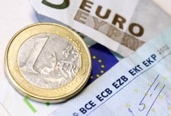 Курс евро на Московской бирже превысил 50 рублей